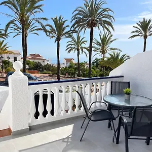 Hibiscos, San Juan De Capistrano , Nerja España